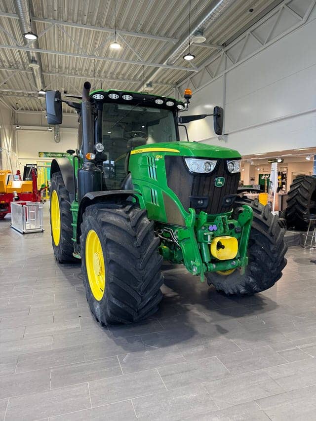 John Deere 5100M